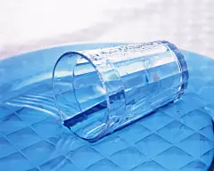 玻璃杯特写壁纸桌面壁纸1