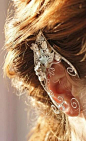【兔猫社】：#手工# #设计# #耳饰# #精灵# #美#
来自俄罗斯姑娘Софья Павлова的手工耳饰作品。