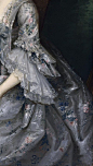 古典油画中轻盈精美的蕾丝衣袖 ​​​​