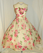 1950s素纱粉红玫瑰纹天鹅绒带子鸡尾酒礼服