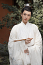 是什么使我深夜发图，一定是因为绝美@清音音音音 ，神仙妆造@Niki-镜子 ，超绝好看的@道定汉服官博 。
最主要是拍的好修图还快的神仙摄影@我不叫小柠檬 ！！！ ​​​​