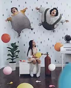 PS启动界面的这张海报，原来是她做的！【杰视帮】 : 还记得下面这位B站超级大佬瑞士摄影师John Wilhelm嘛？通过超强的PS合成技术+摄于技术给自己的女儿