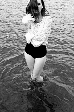 欧美性感美女黑白背景非主流手机壁纸http://www.kutoo8.com/