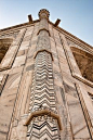 architectural column details, Taj Mahal, Agra, Uttar Pradesh, India.  Photo: Michael Maniezzo, via Flickr