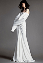                 <ul>
                                            <li>
                            <button data-js="dress-navigation" class="dress__dot is-active" data-dress-nav="0" tabindex="0"><