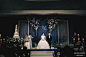 深蓝色+白色纱幔水晶装饰婚礼-国外案例-DODOWED