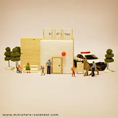 9.27 thu September 2012 Police box —— 犬のおまわりさん。

【本日の記念日】
交番の日（毎月27日）、女性ドライバーの日、etc…

Tags: 生物, 警察官