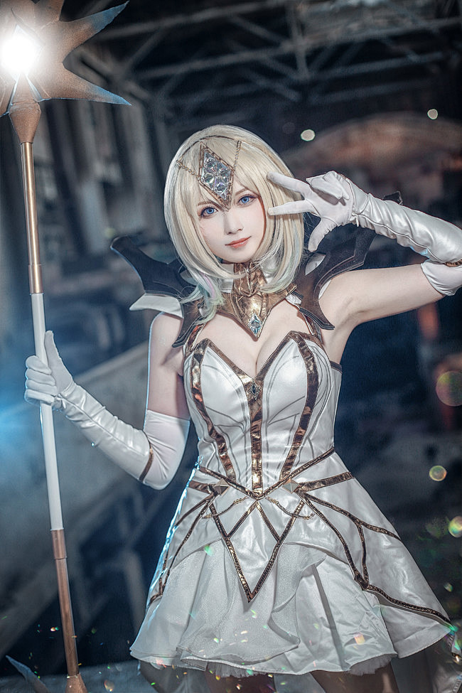 英雄联盟光辉女郎拉克丝cosplay半次元第一中文cos绘画小说社区