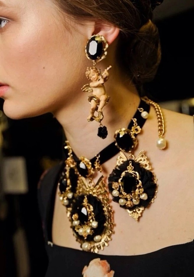 Dolce & Gabbana 巴洛克 ...
