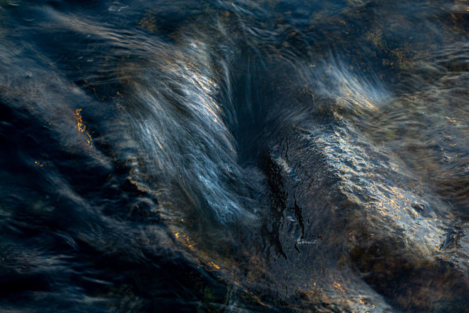 Ocean water waves (3...