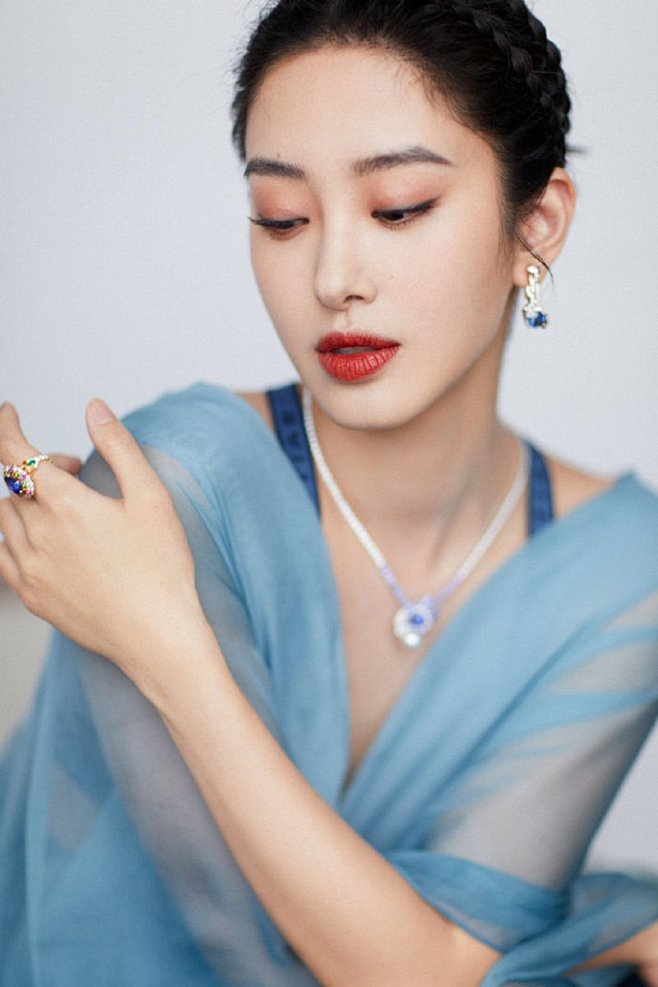 杨采钰