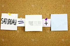 概念公告文本标题灵感显示周六快乐周周末商业概念写在软木背景与复制空间的便利贴上