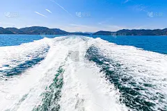 船和海浪