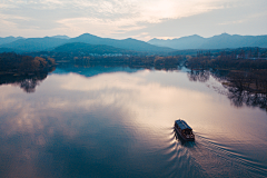 只想搞钱~采集到湖景