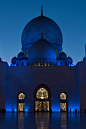 谢赫·扎耶德·本·苏丹•阿勒纳哈扬清真寺坐落在阿布扎比，阿联酋，中东 
