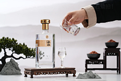 Silence王采集到白酒摄影白色底