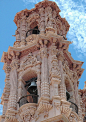 墨西哥The baroque bell tower of Santa Prisca Church in Taxco