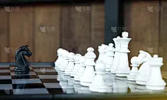 商业领袖和对抗解决问题概念象棋棋盘游戏与复制空间为您的文本