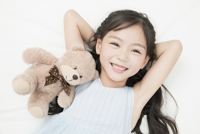 摄图网_501020511_儿童节小女孩...
