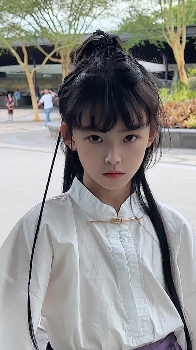 马面一直都是永远滴神啊～ 可温婉可英气！#刘格格 #马面裙-花瓣网