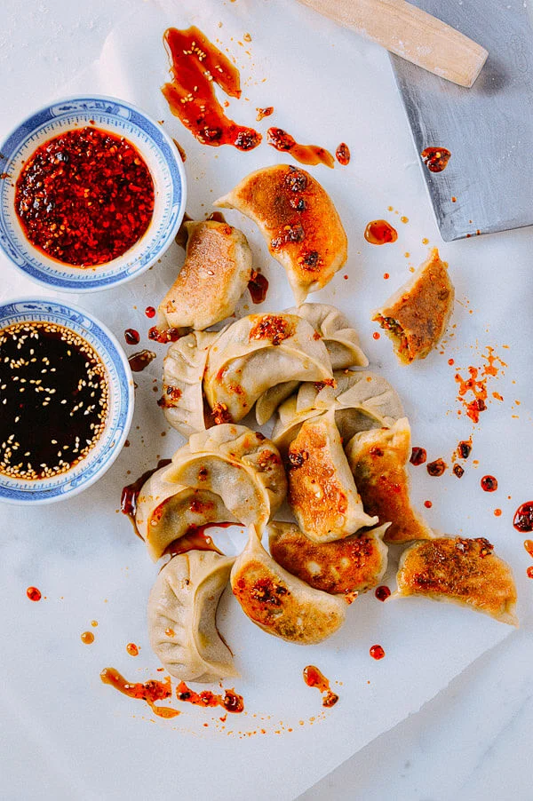 Vegetable Dumplings, by thewoksoflife.com -花瓣网