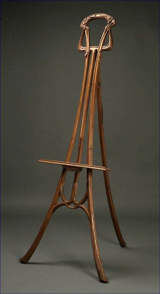 Decorative easel wit...