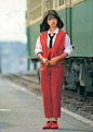 【来自投稿】中森明菜，1965年7月13日出生于日本东京都，是日本著名的女歌手和演员。在1980年代的日本，她是最红的歌手之一，曾有21支单曲与连续13张原创专辑登上公信榜第一名。1989年自杀未遂，经过短暂休息之后复出，亦曾参与过多部电影与电视剧的演出。投稿@施如lenaka ​​​​