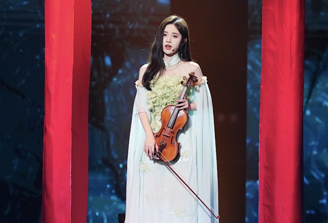 鞠婧祎