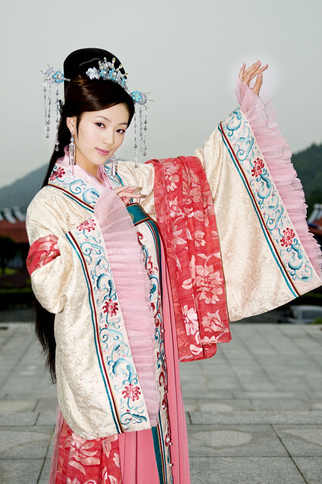 海底沉沙通过书签栏工具采集于2015-12-07 13:32:27尹航剧照之穆桂英