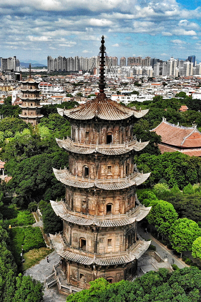 福建泉州开元寺双塔-005