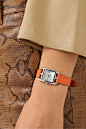 Hermès Timepieces Cape Cod 23 毫米珍珠母、钻石、精钢小号腕表（皮革表带）