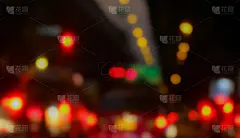 彩色的散景在黑暗的背景，模糊的散景灯光彩色的背景，彩色闪亮的壁纸背景