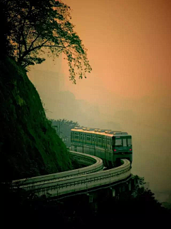 午夜风的花瓣采集到《美图美景》