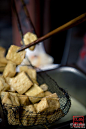 小时候记忆中的棉花糖、用糖吹生肖、画生肖等等都能在这里找到，回味一下童年的味道。
