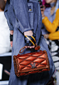 Louis Vuitton路易威登女包包系列2016春夏巴黎时装周秀场图片