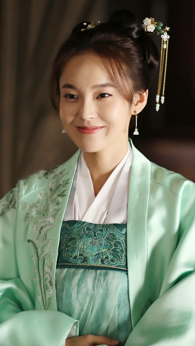 知否知否应是绿肥红瘦盛如兰张佳宁饰