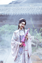 #燕云织造局##国风大典#
群姝照影，素月秋心……
新款近期会上新，请大家随时关注微博。
摄影：@松溪大曲
出镜：@山海观雾 @傅冬暖 @Li十七呀_ @不及丿 @吴季峰Feng_ @木骨- @陈沐一· @_林一蓝 @是妮的妙子 @菠萝 @宣璐
妆造：@-花容卿- @初云 @妮妮 @一枝
首饰提供：@皇家传承御用手作 ​​​​...展开全文c