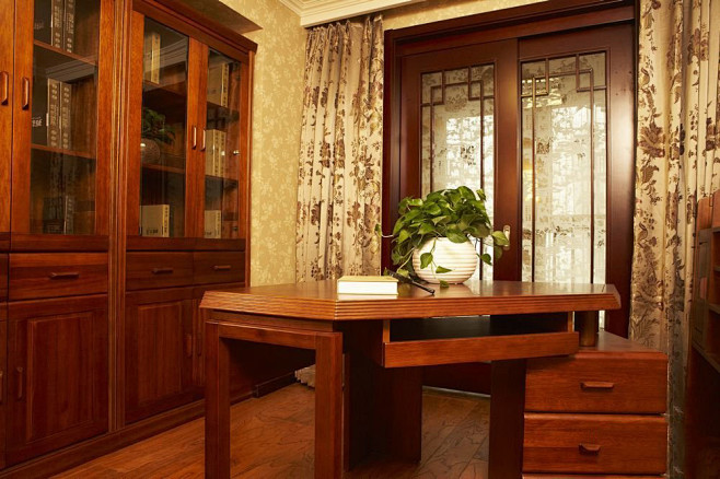 新中式140平三居房屋书房书桌书柜植物装...