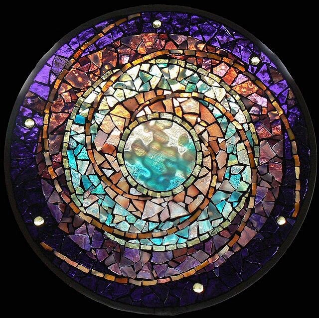 西方教堂彩色镶嵌玻璃设计