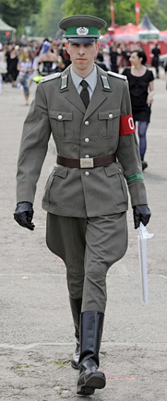 军服