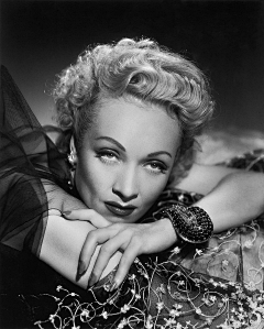 Hegelflower采集到Marlene Dietrich