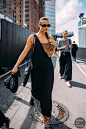Irina-Shayk-New-York-SS24-day-4-by-STYLEDUMONDE-Street-Style-Fashion-Photography0K3A8659