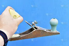 蓝色背景上的铁飞机