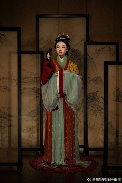 李呥采集到服装