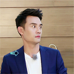 #记录王凯##陪王凯细水长流# 
一个被苦瓜汁吓的成表情包的王凯凯
这一连串的小表情，太可爱了
图源水印 ​​​​