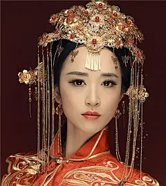 芙蓉不及美人妆