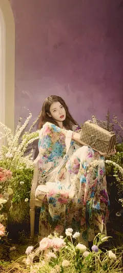 李知恩 IU 花 包包 全屏手机壁纸