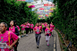“520为爱奔跑”2018苏州社区乐跑赛开跑_手机网易网 : 5月20日上午，以“健康中国、全民乐跑、美好生活、阳光丰盛”为主题的苏州万科社区乐跑赛在苏州市大阳山国家森林公园圆满举行，致敬改革开放40周年。来自苏州各县、市、区的超过2900位邻居齐聚大阳山，通过健康快乐的奔跑方式，促进邻里和谐，关注自闭症家庭。