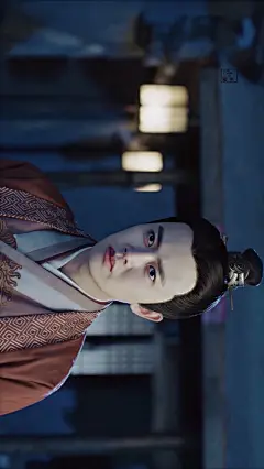 #壁纸##背景图##手机壁纸##锦衣之下##任嘉伦锦衣之下##聊天背景图# (图源见水印)
挺难过的，但心是满的。 ​​​​