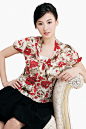张柏芝，1980年5月24日－），中国香港女演员、歌手。1998年，出演首部电影《喜剧之王》一炮而红，成为90年代末期的一代玉女掌门人。